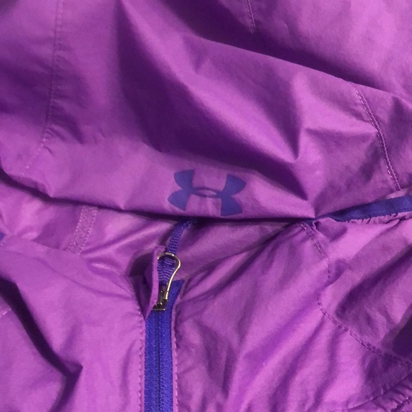 Light weight under Armour full zip jacket - Picture 3 of 4